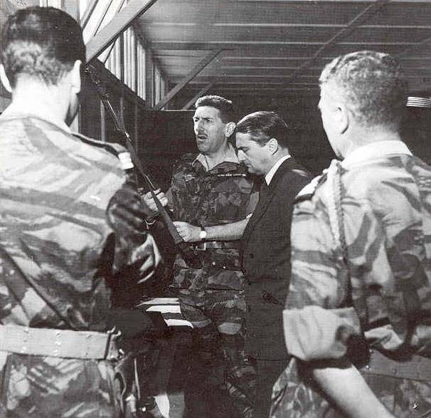 Le Gnral Massu avec Max Lejeune en Mars 1957